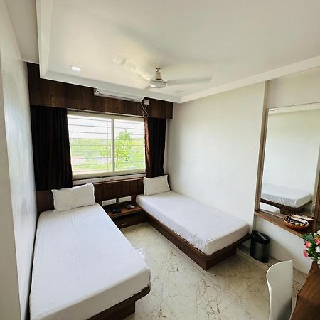 Hotel The Grand Piano - Best Business Hotel In Patan المظهر الخارجي الصورة