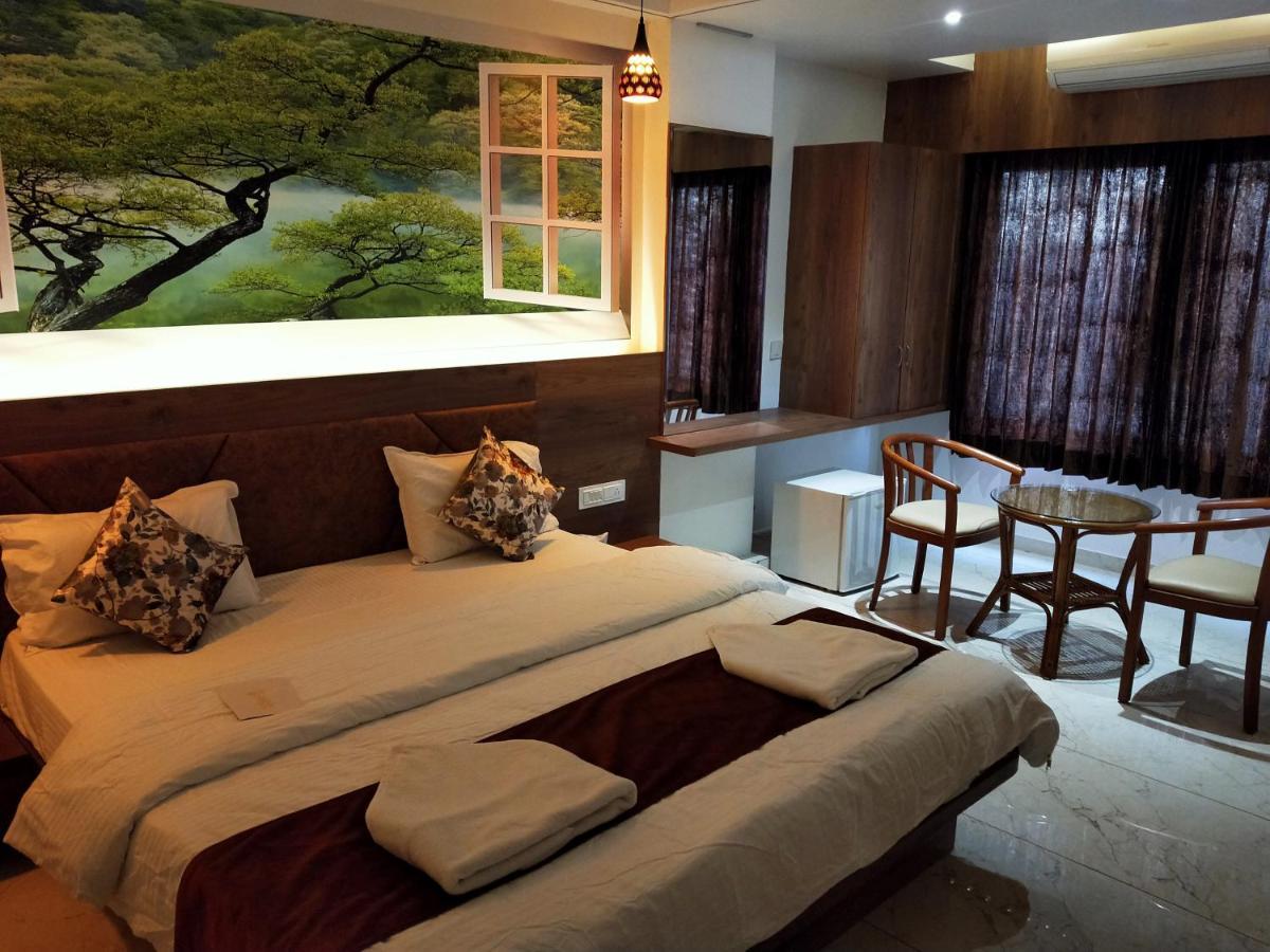Hotel The Grand Piano - Best Business Hotel In Patan المظهر الخارجي الصورة