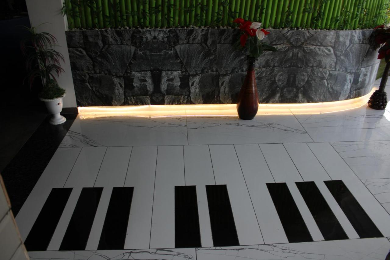 Hotel The Grand Piano - Best Business Hotel In Patan المظهر الخارجي الصورة