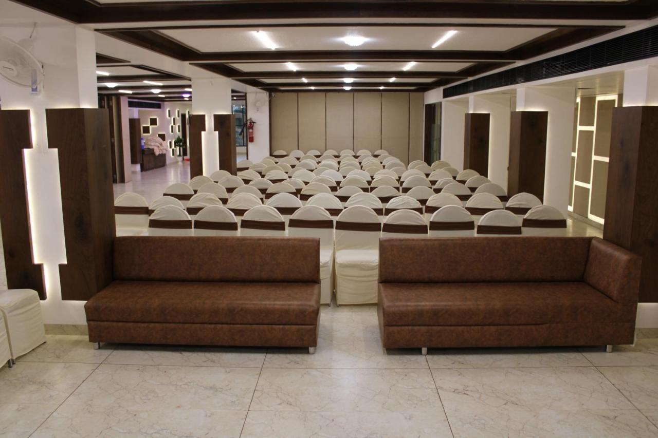 Hotel The Grand Piano - Best Business Hotel In Patan المظهر الخارجي الصورة