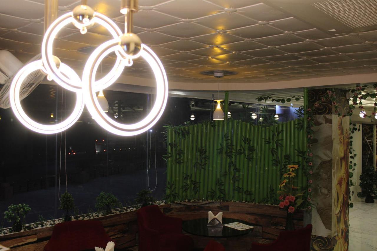 Hotel The Grand Piano - Best Business Hotel In Patan المظهر الخارجي الصورة