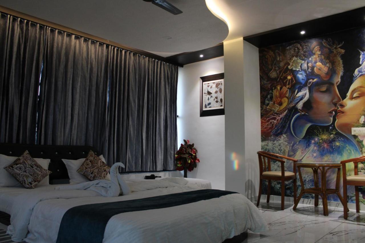 Hotel The Grand Piano - Best Business Hotel In Patan المظهر الخارجي الصورة