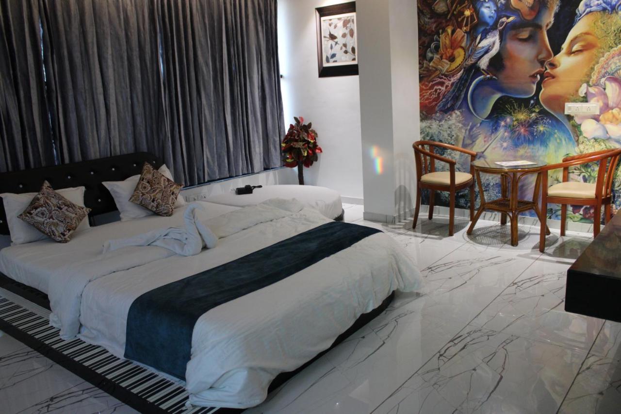 Hotel The Grand Piano - Best Business Hotel In Patan المظهر الخارجي الصورة