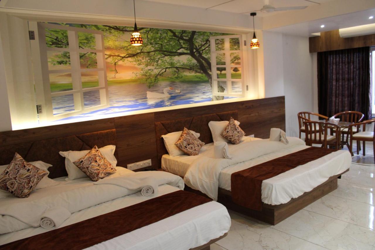 Hotel The Grand Piano - Best Business Hotel In Patan المظهر الخارجي الصورة