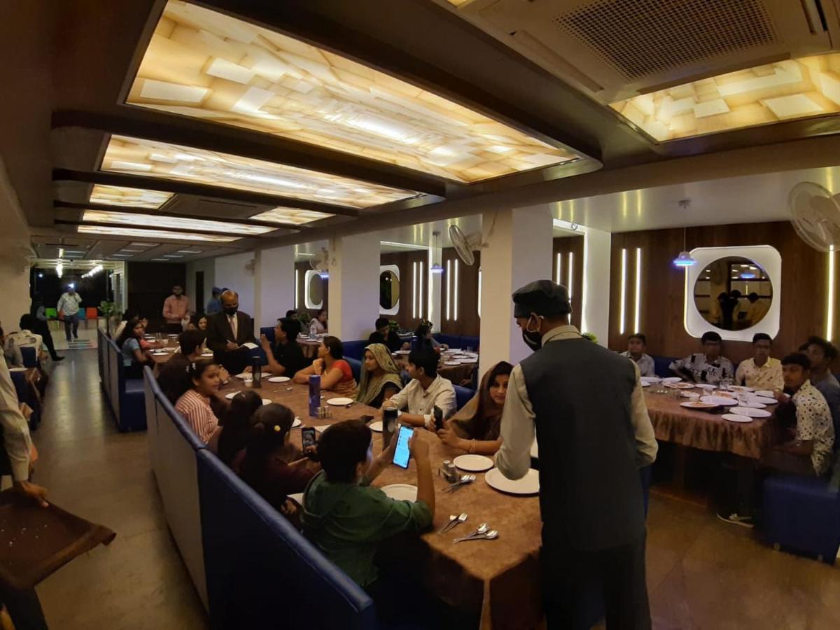 Hotel The Grand Piano - Best Business Hotel In Patan المظهر الخارجي الصورة