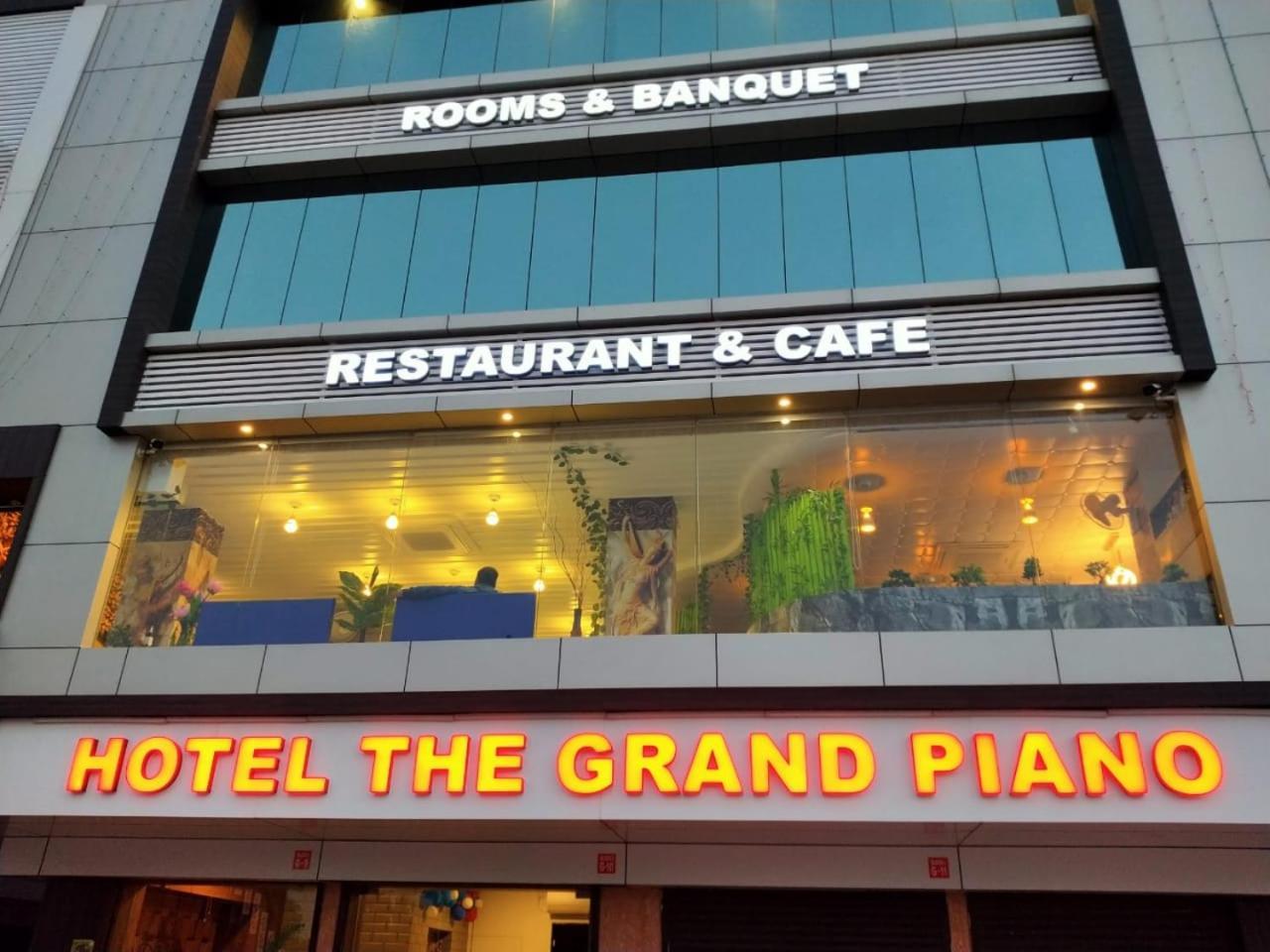 Hotel The Grand Piano - Best Business Hotel In Patan المظهر الخارجي الصورة