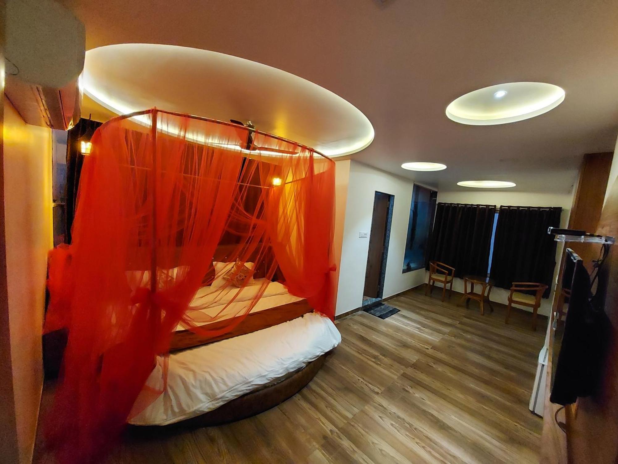 Hotel The Grand Piano - Best Business Hotel In Patan المظهر الخارجي الصورة